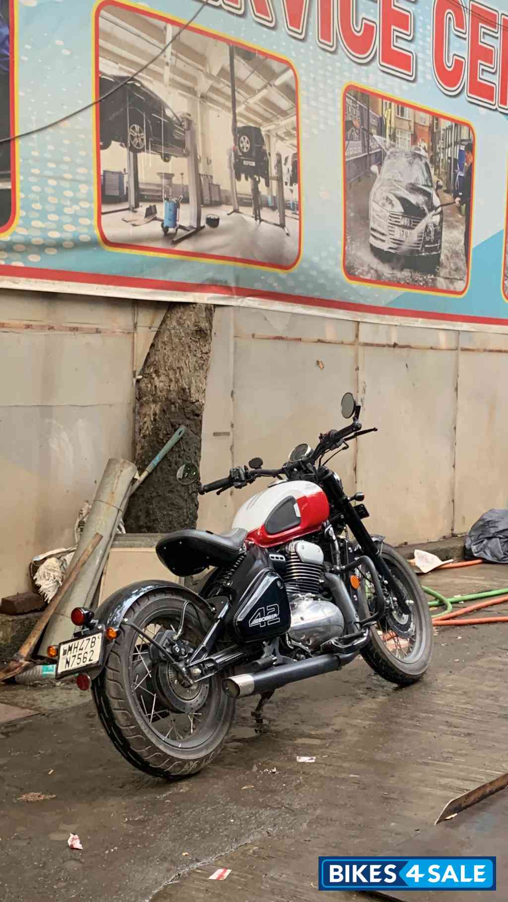 Jawa 42 Bobber Dual Channel ABS