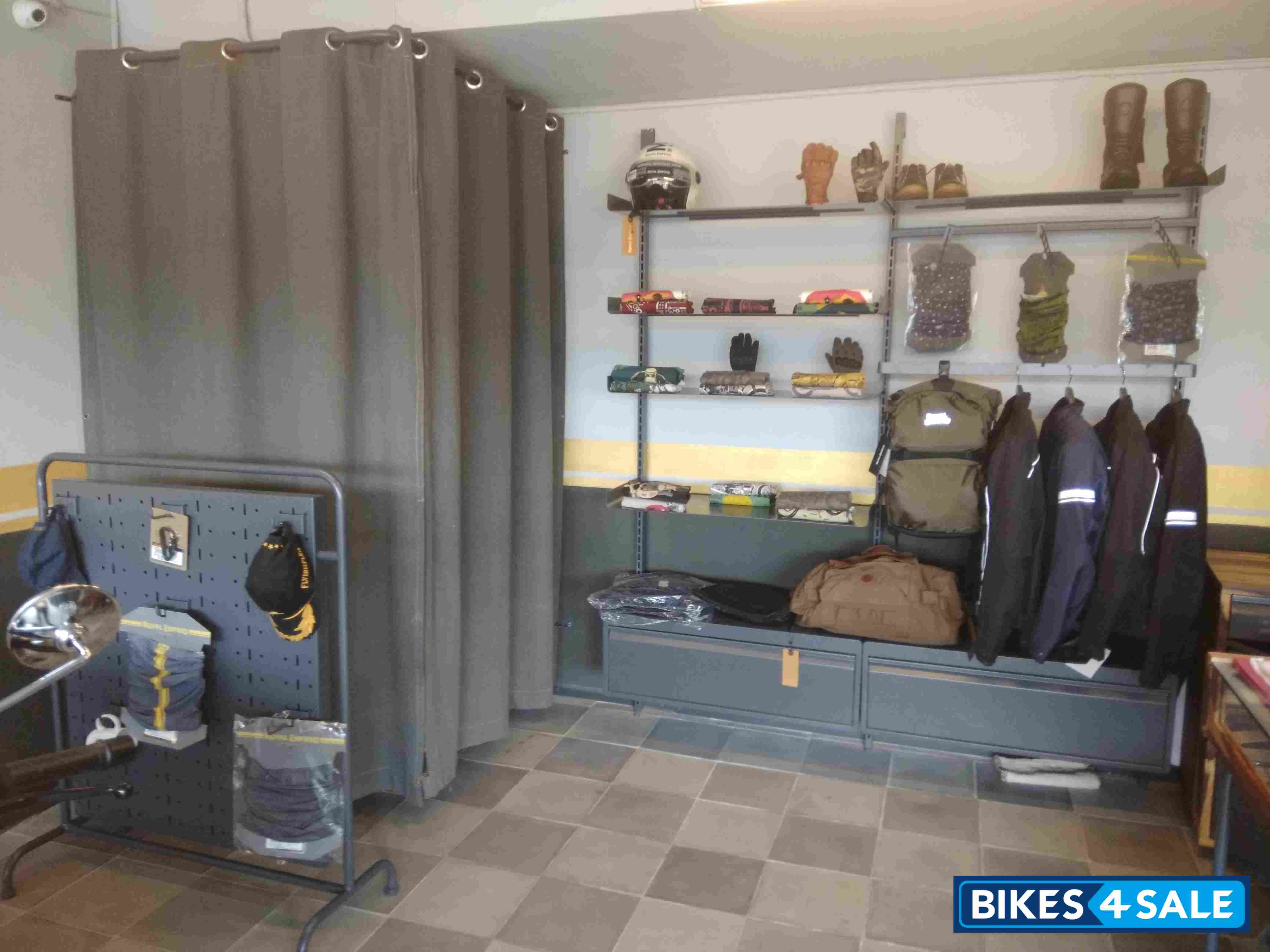 Royal Enfield Vintage Store Delhi - Lamba Enterprise