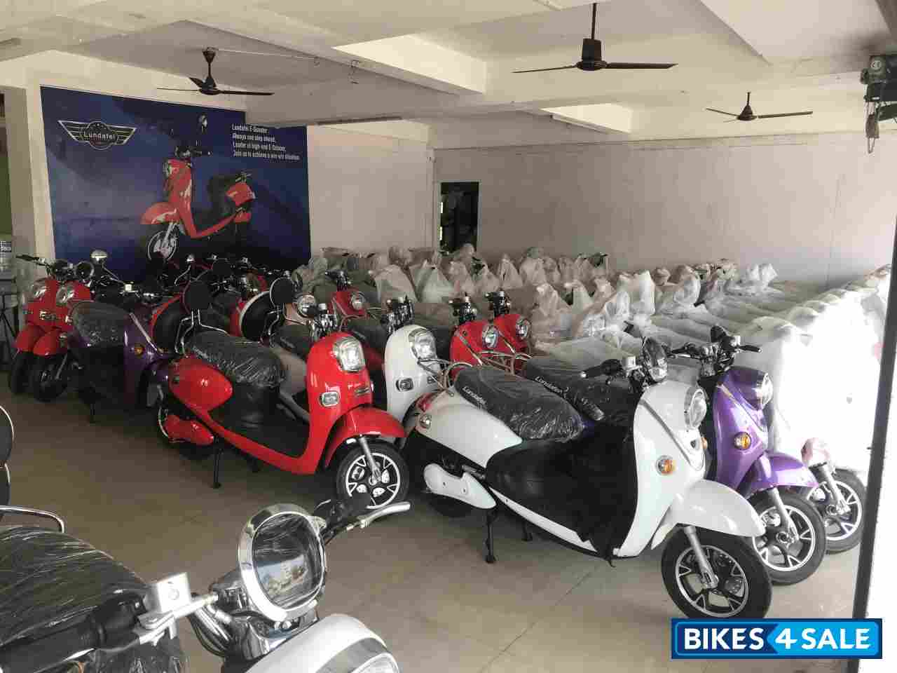 LUNDAFEI Electric scooty