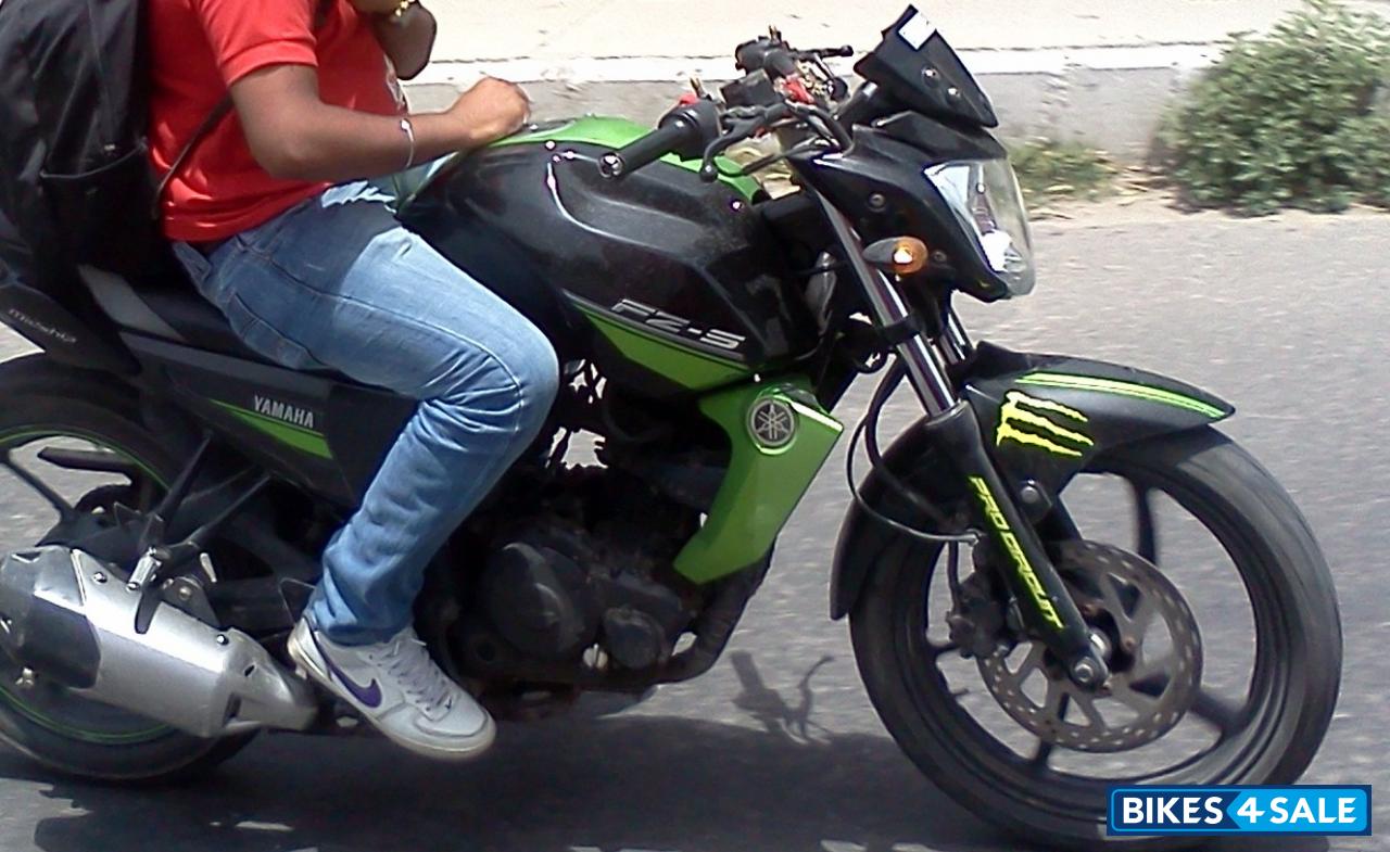 Green N Black Yamaha FZ-S