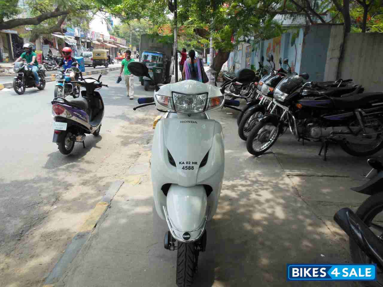 White Honda Activa