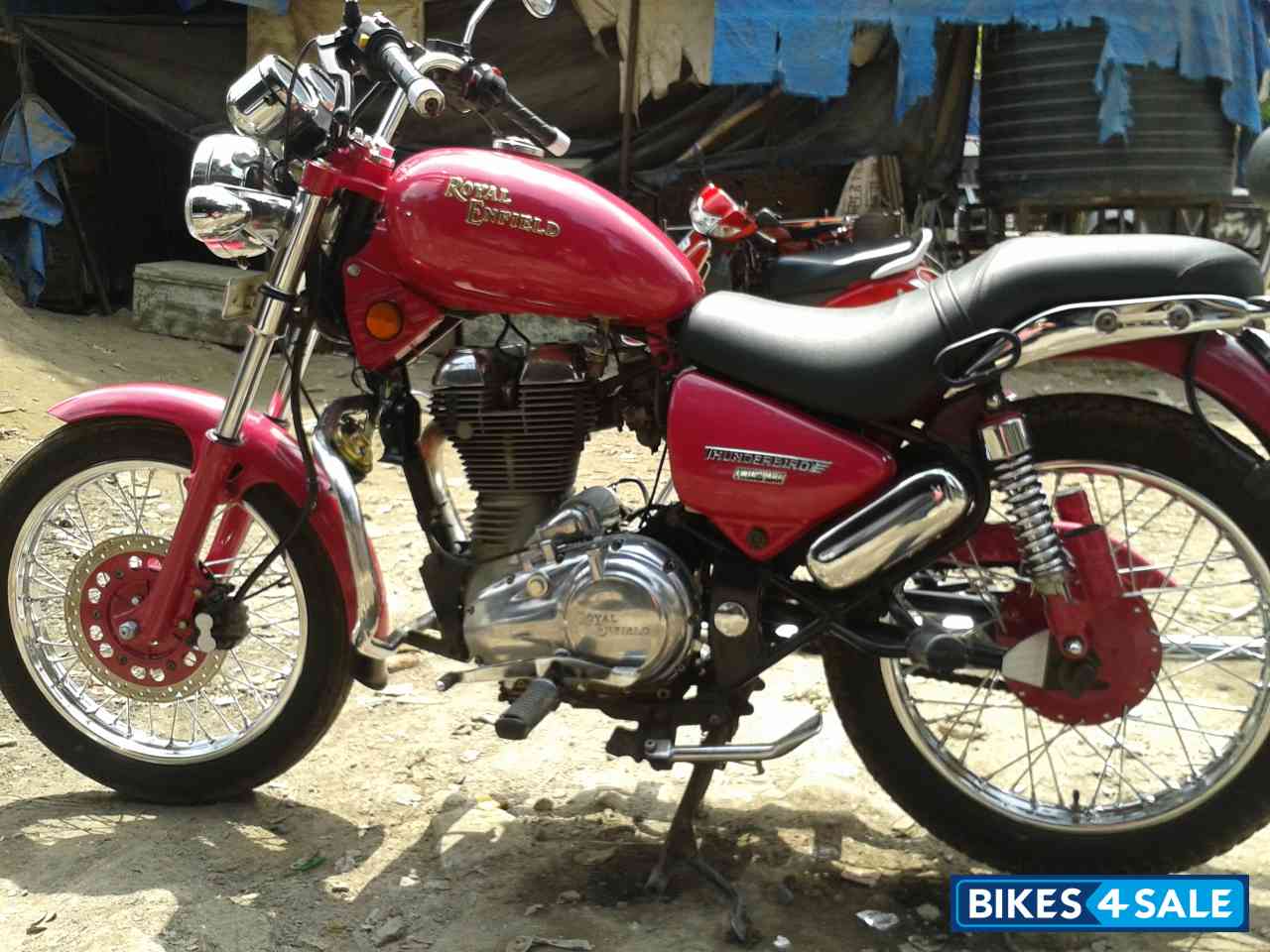 Red Royal Enfield Thunderbird TwinSpark 350