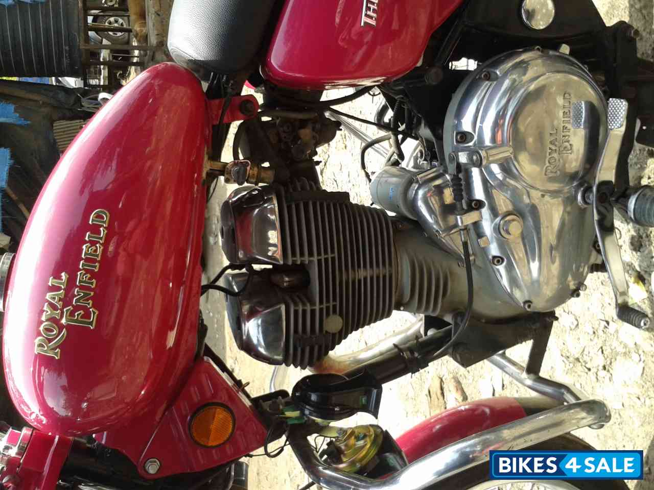 Red Royal Enfield Thunderbird TwinSpark 350