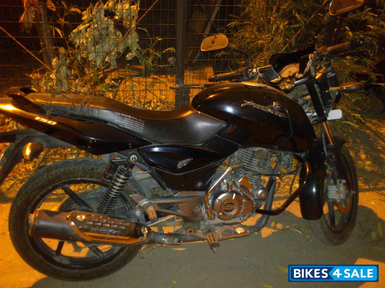 Black Bajaj Pulsar 150 DTSi