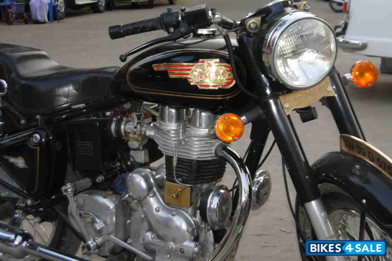 Black Royal Enfield Bullet Standard 350