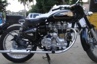 Black Royal Enfield Bullet Standard 350