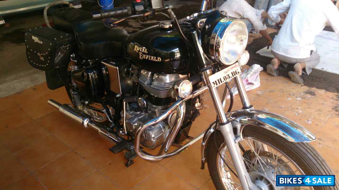 Black Royal Enfield Bullet Electra Twinspark