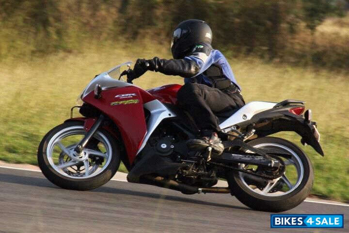 Red Honda CBR 250R