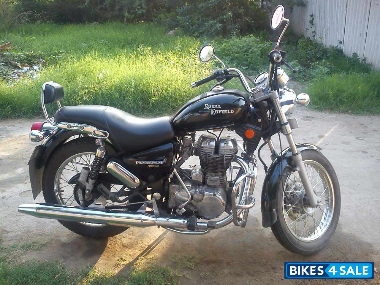 Black Royal Enfield Thunderbird TwinSpark 350