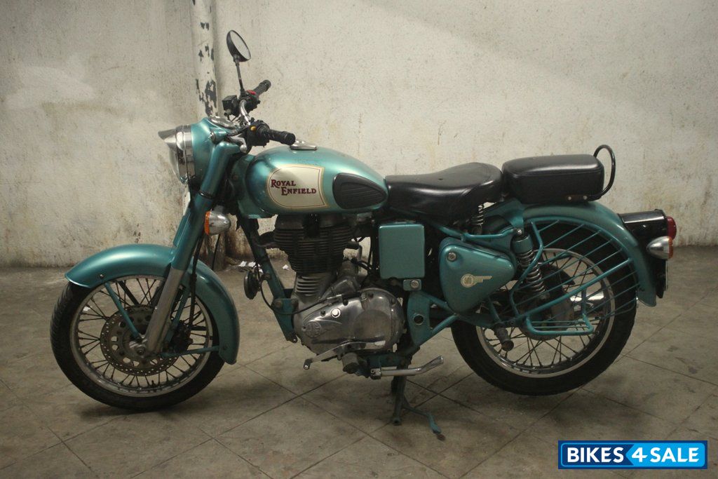 Green Royal Enfield Classic 500