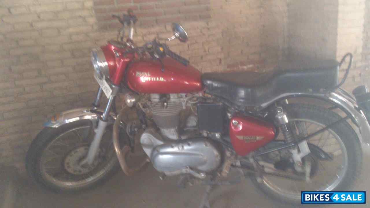 Red Royal Enfield Bullet Electra