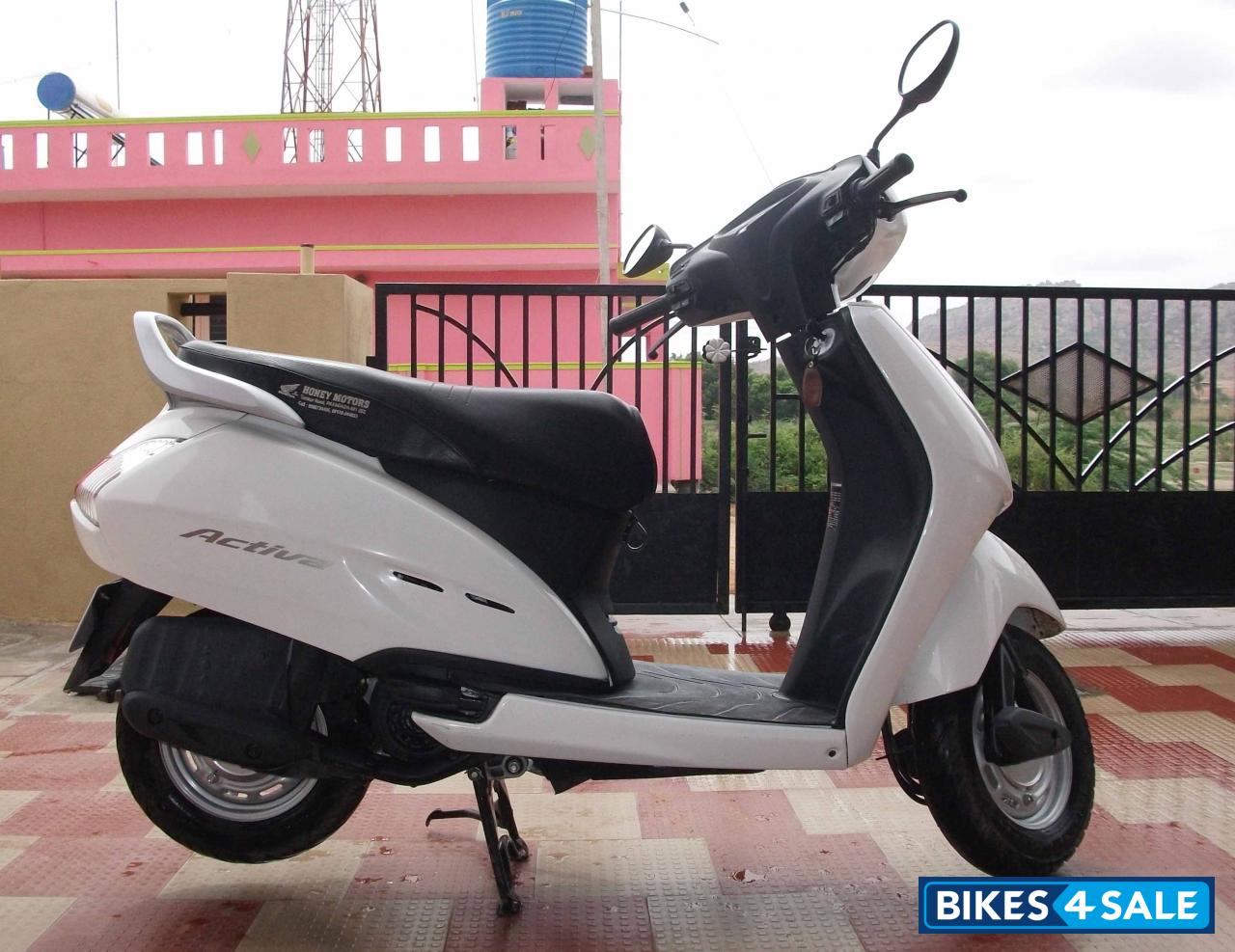 White Honda Activa