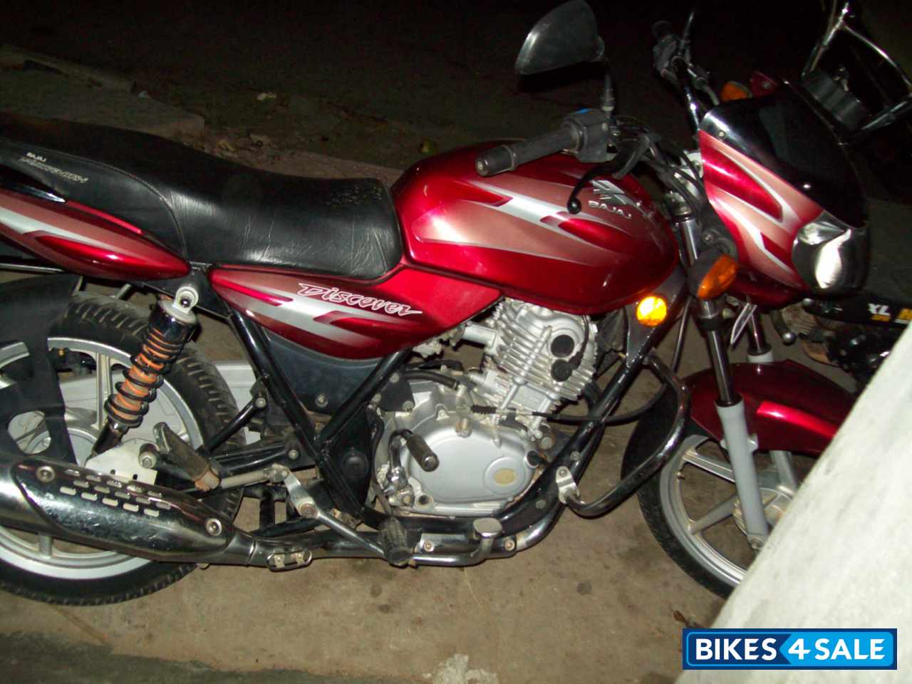 Red Bajaj Discover DTSi 125