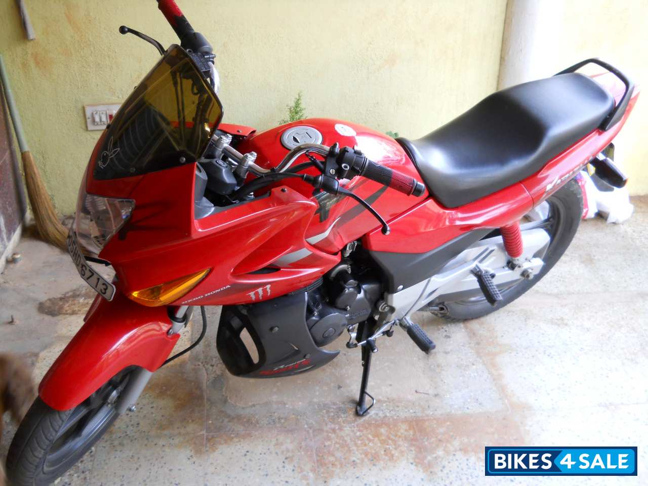 Red Hero Karizma R