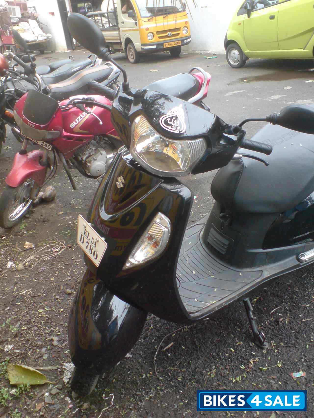 Black Suzuki Access 125