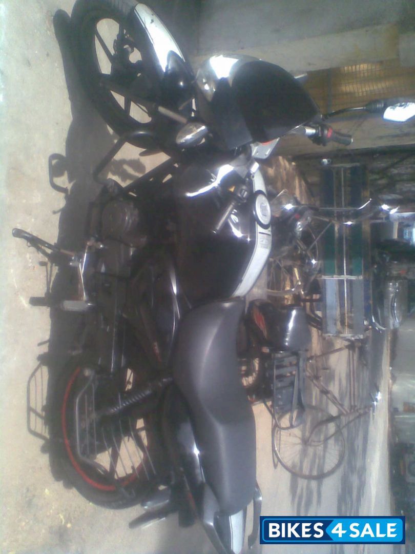 Black TVS Apache RTR 160