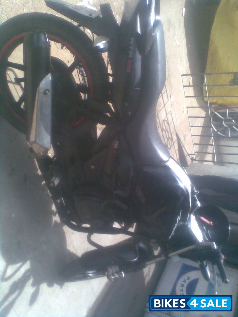 Black TVS Apache RTR 160