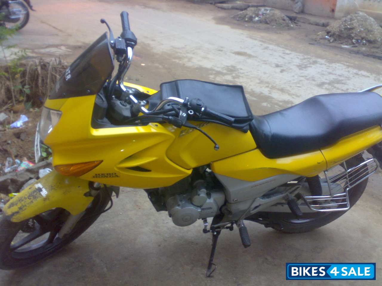 Yellow Hero Karizma