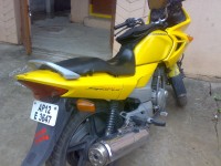 Yellow Hero Karizma