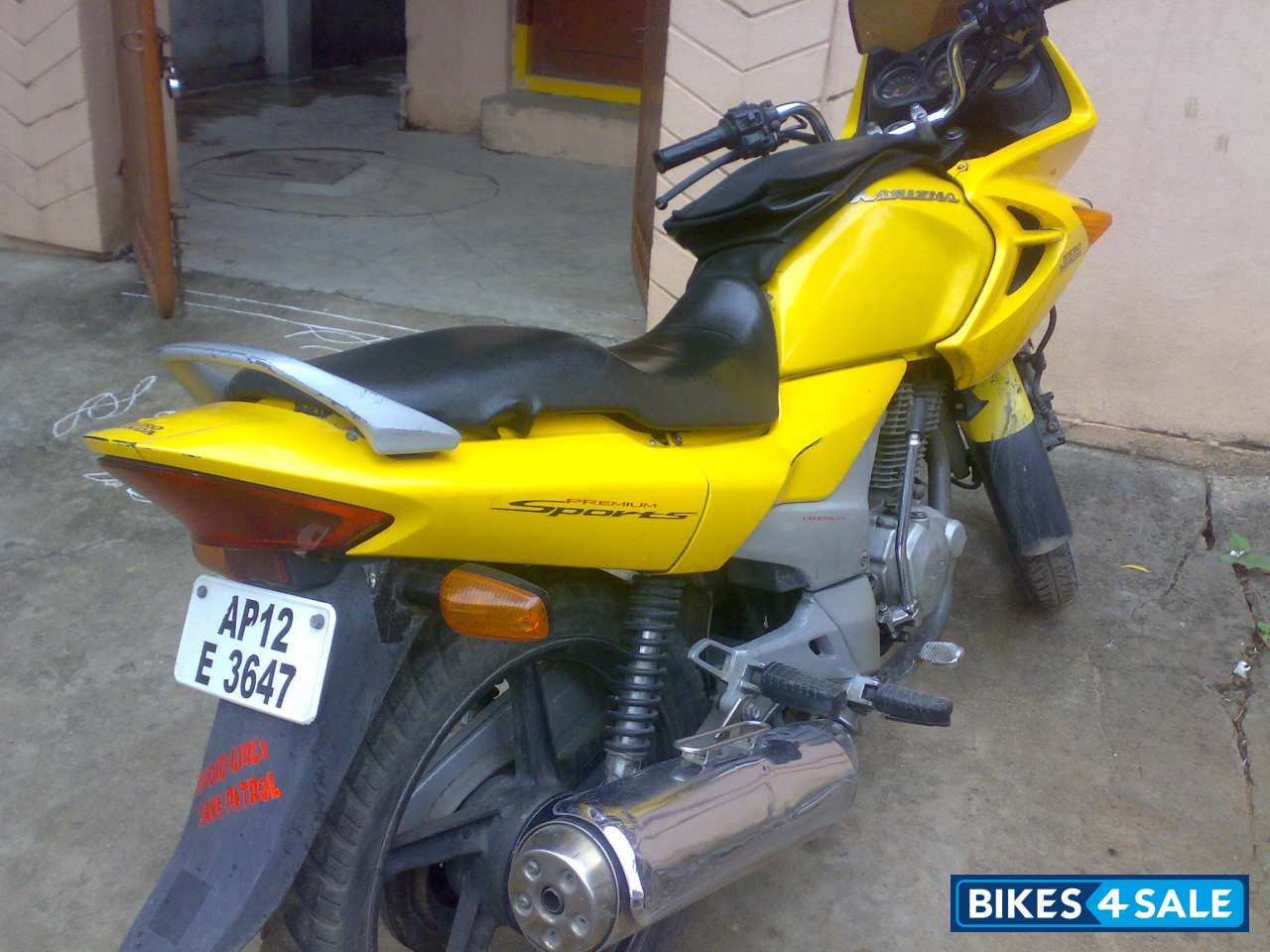 Yellow Hero Karizma