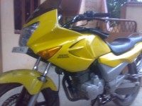 Yellow Hero Karizma