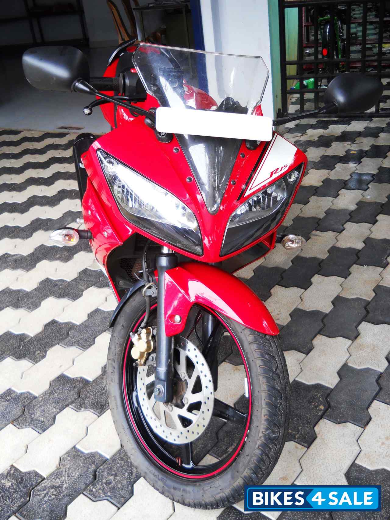 Chilly Red Yamaha YZF R15