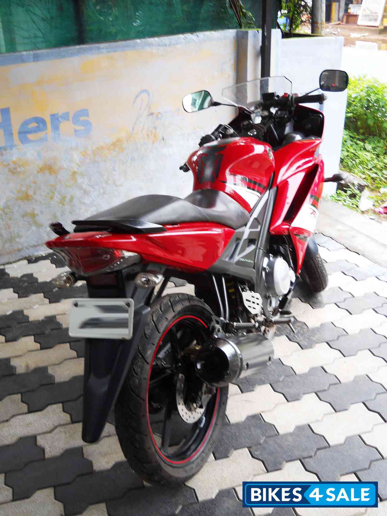 Chilly Red Yamaha YZF R15