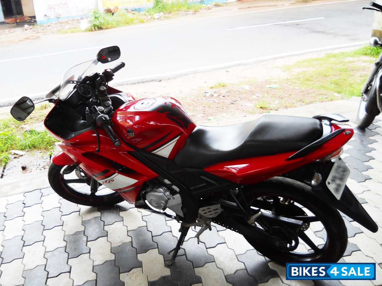 Chilly Red Yamaha YZF R15