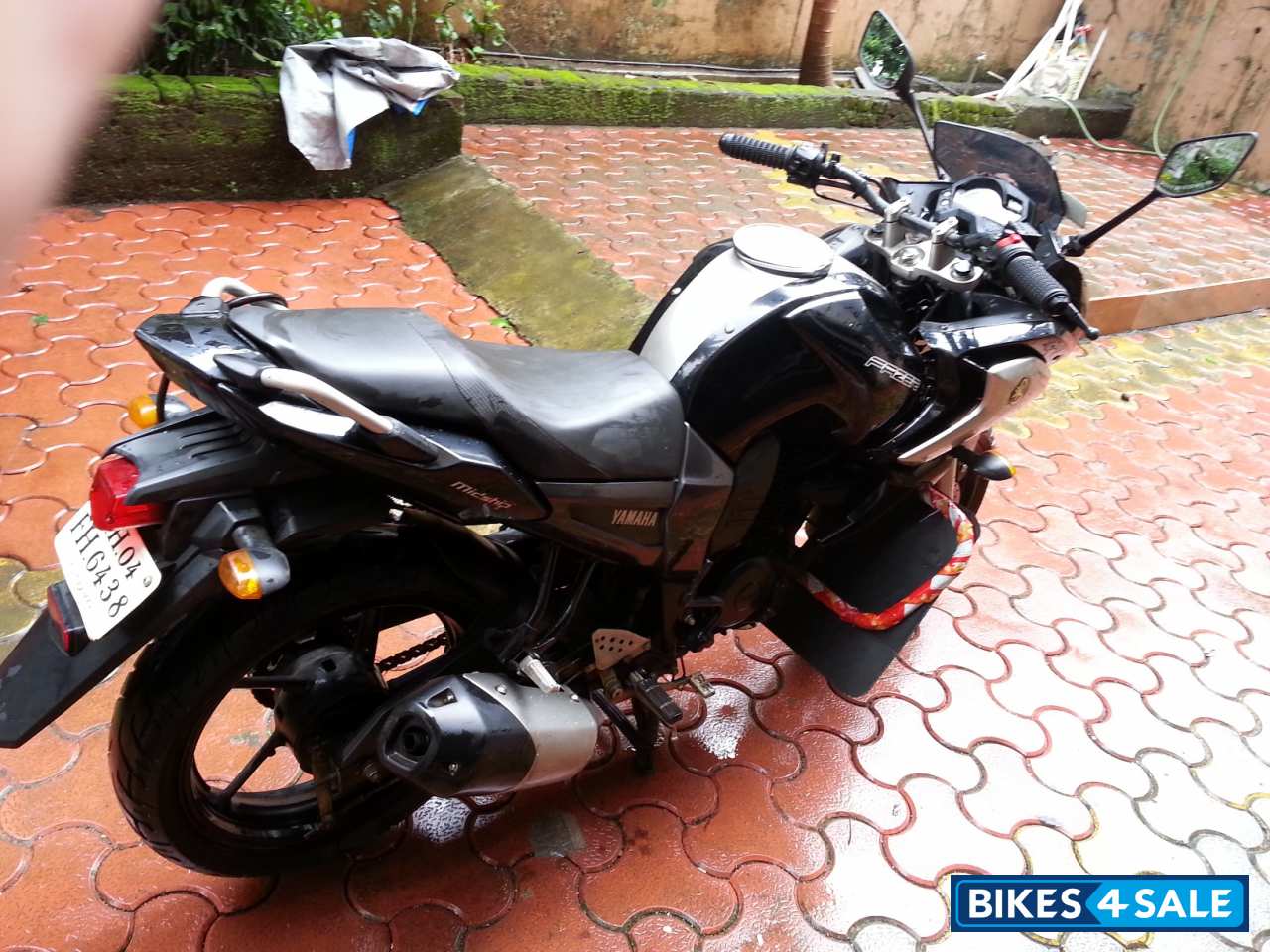 Black /silver Yamaha Fazer