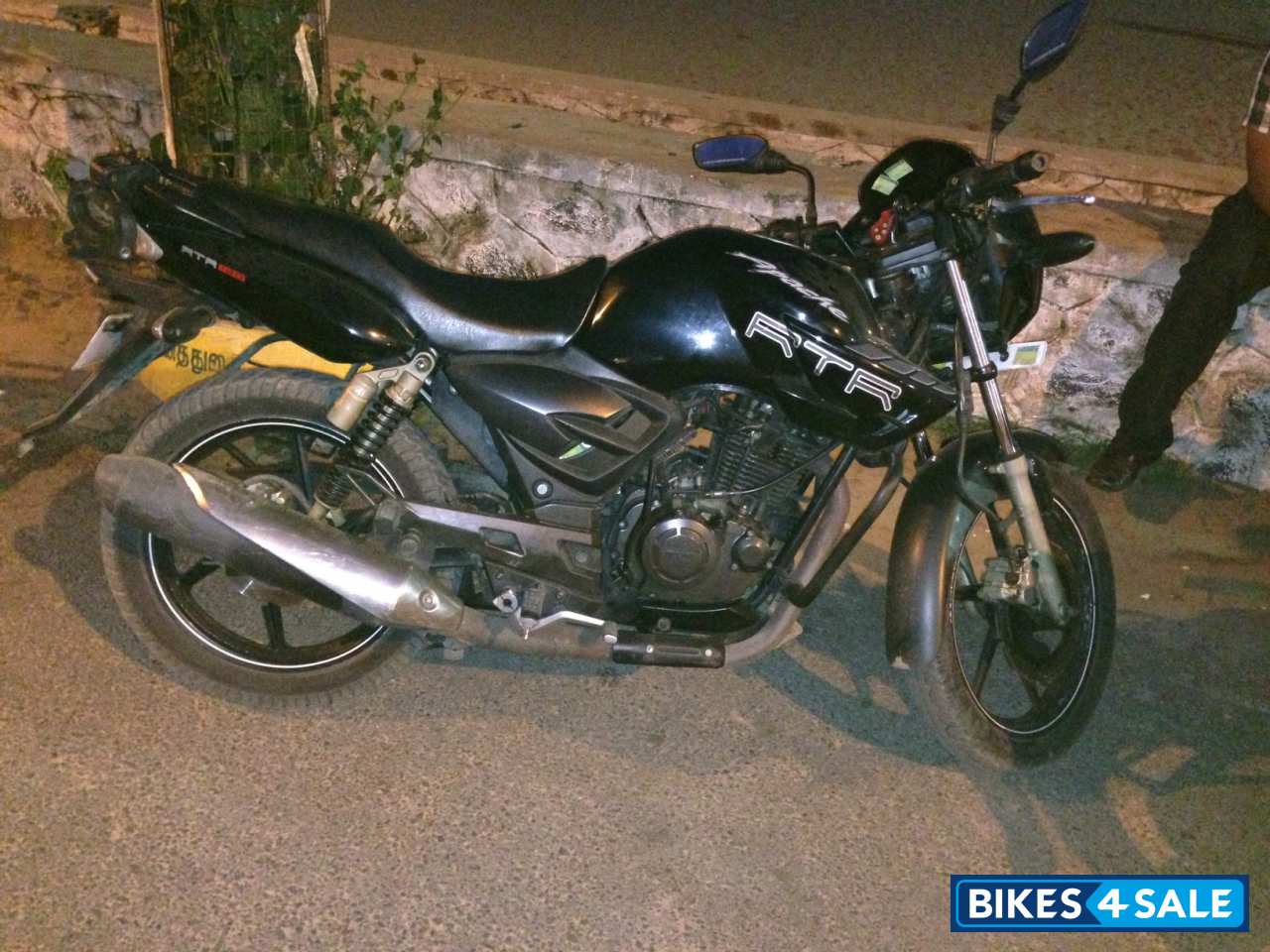 Black TVS Apache RTR 180