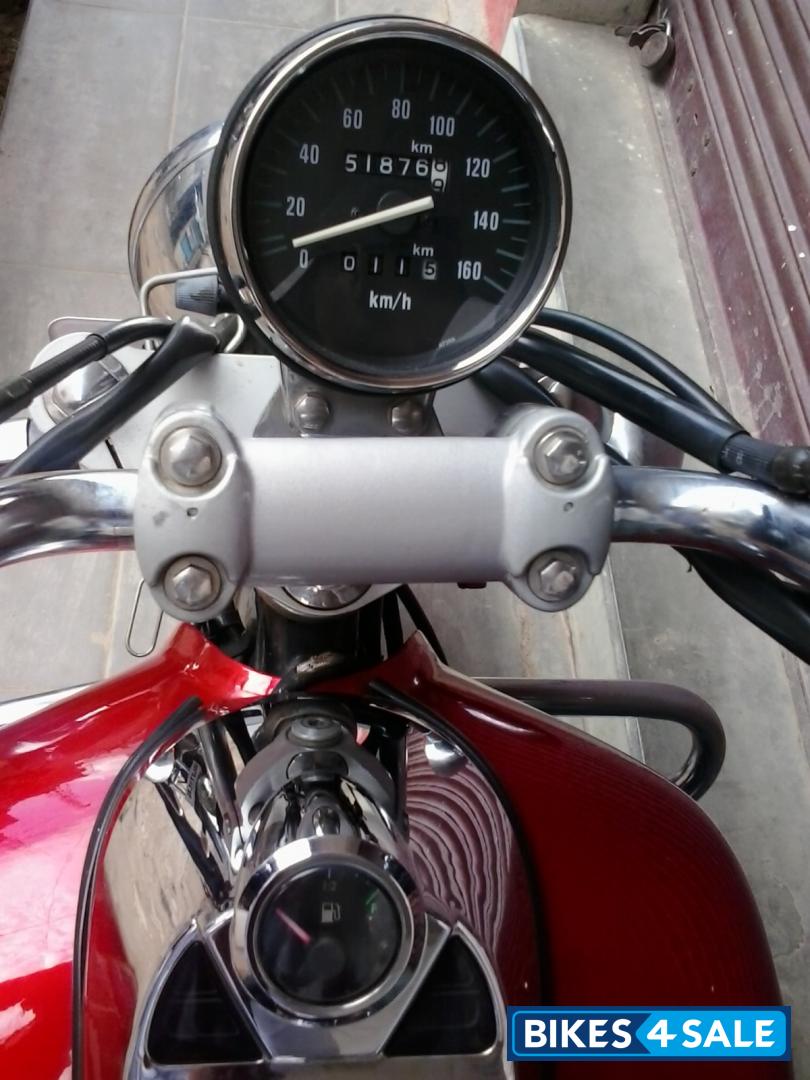 Red Bajaj Avenger 200 DTS-i