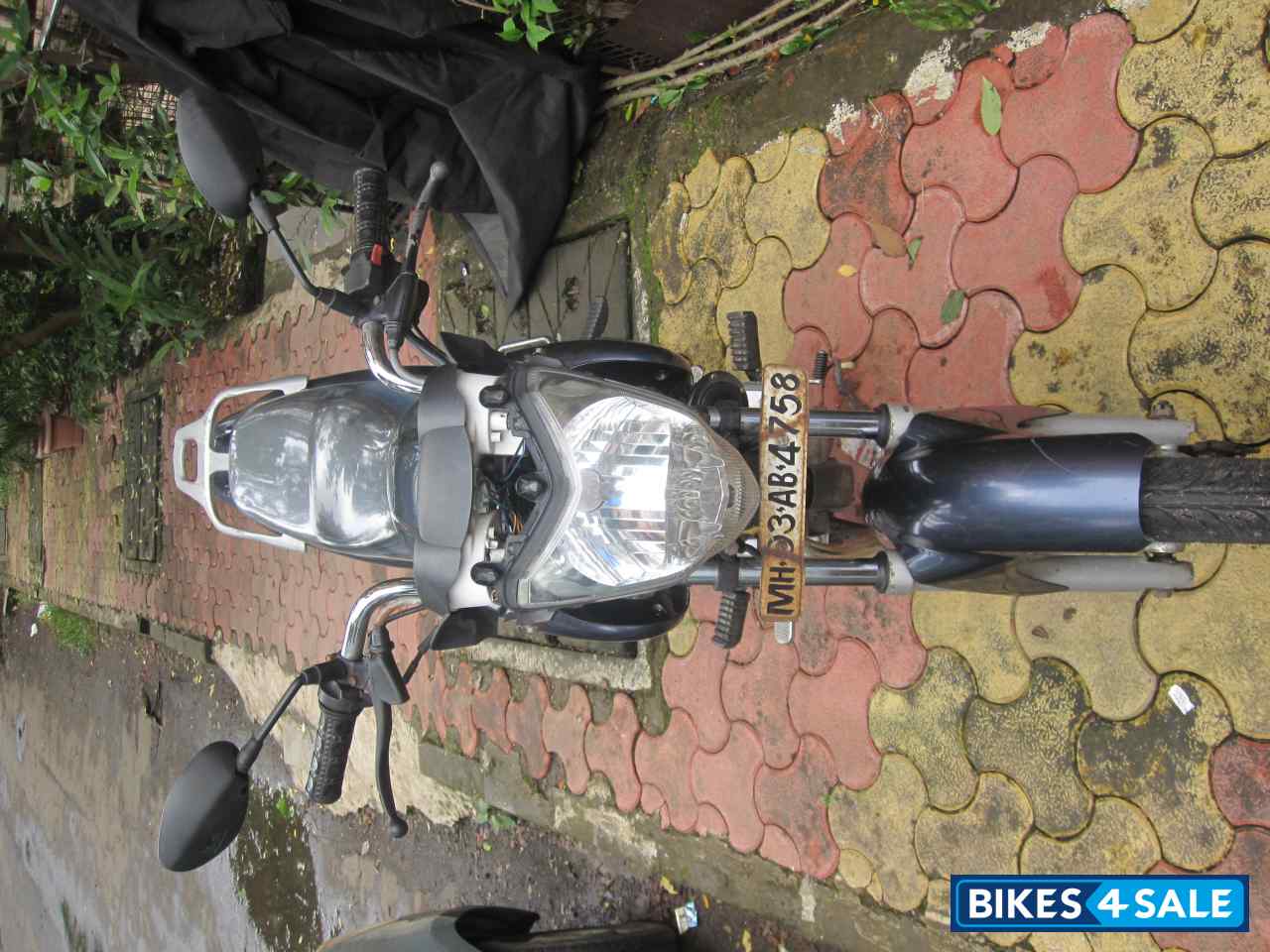 Metallic Blue Yamaha Fazer 125