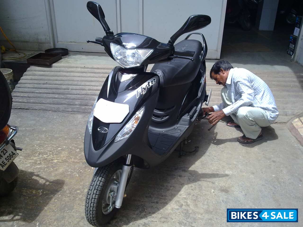mahindra flyte scooty