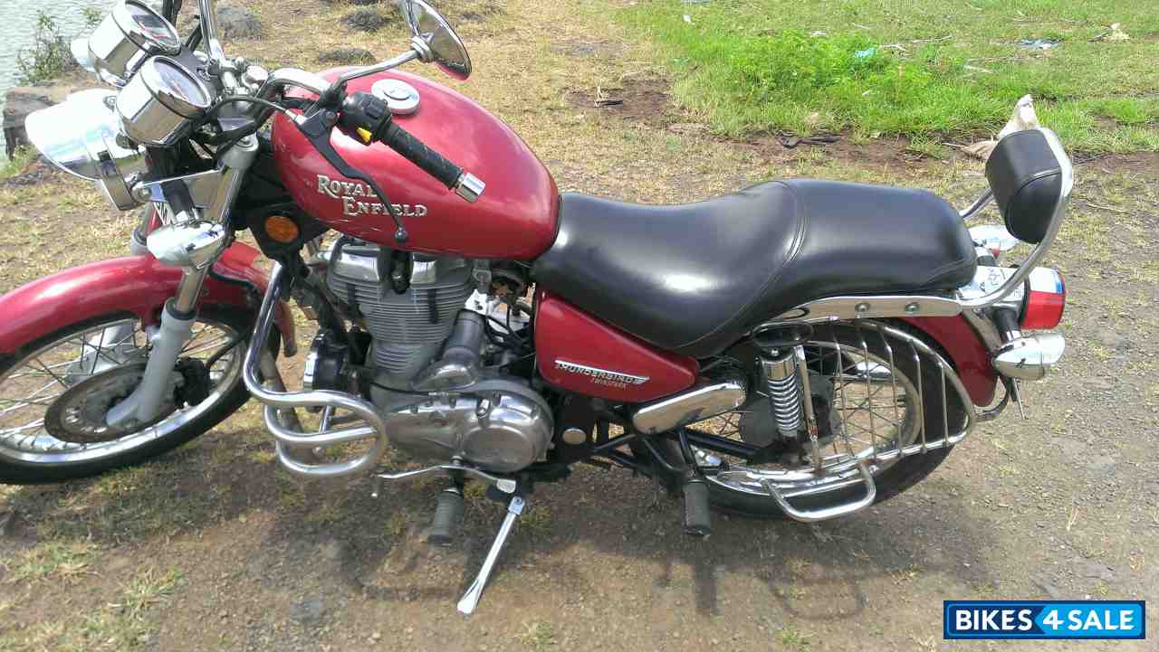 Red Royal Enfield Thunderbird TwinSpark 350 Red Royal Enfield Thunderbird TwinSpark 350