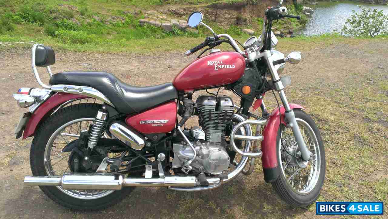 Red Royal Enfield Thunderbird TwinSpark 350 Red Royal Enfield Thunderbird TwinSpark 350