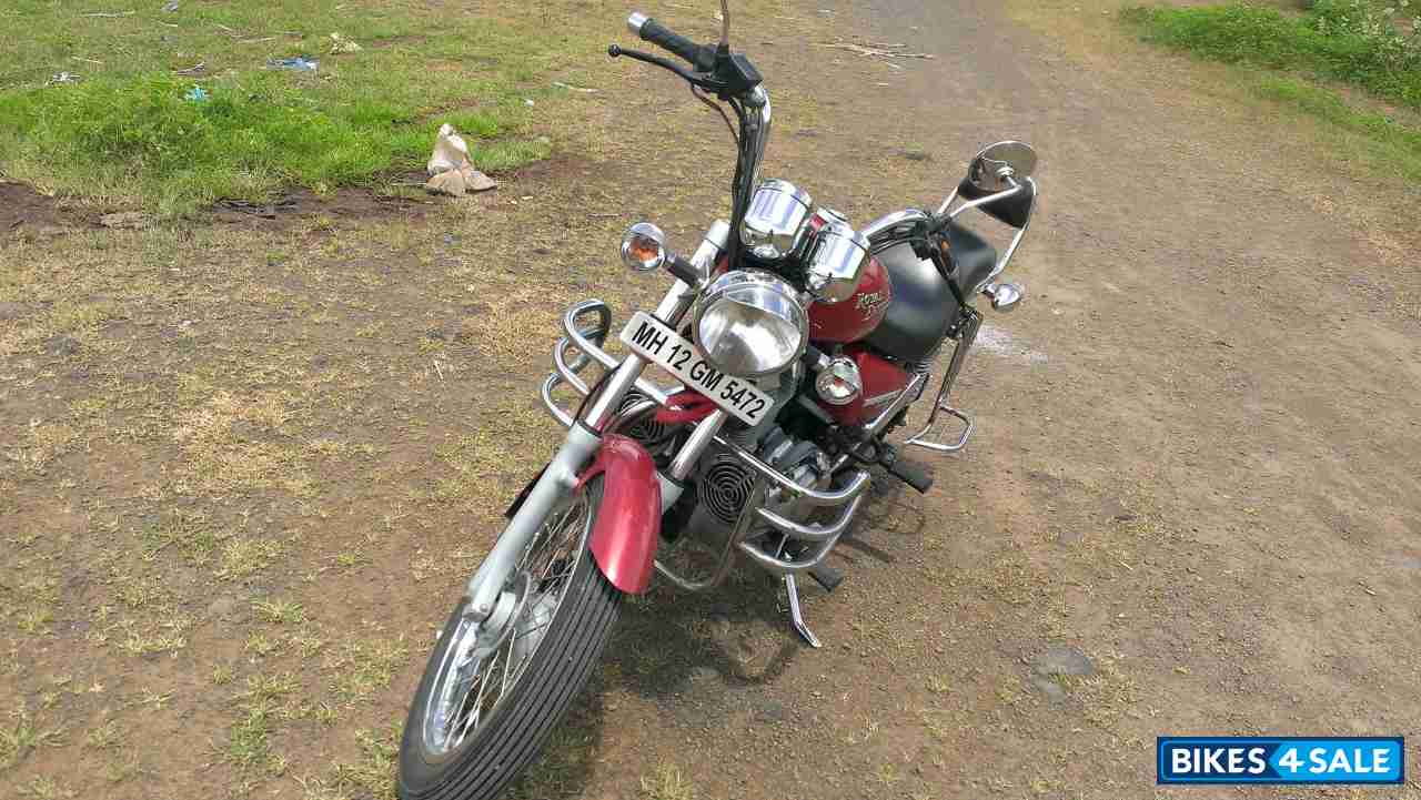 Red Royal Enfield Thunderbird TwinSpark 350 Red Royal Enfield Thunderbird TwinSpark 350