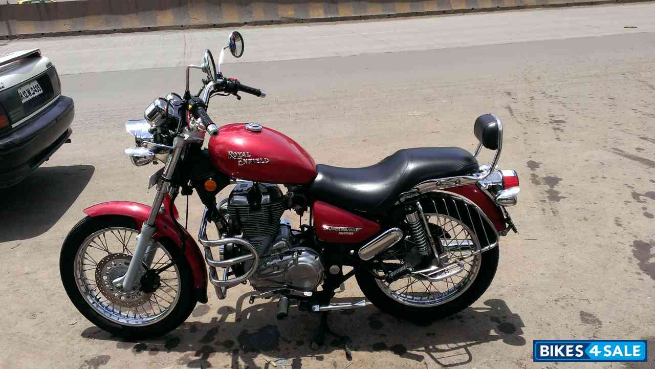 Red Royal Enfield Thunderbird TwinSpark 350 Red Royal Enfield Thunderbird TwinSpark 350