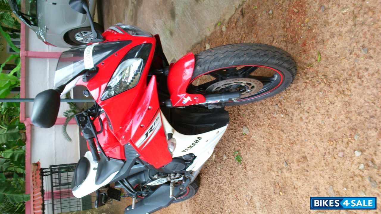 Red N White Yamaha YZF R15 V2