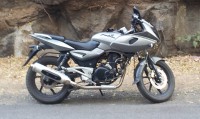 Mist Grey Silver Bajaj Pulsar 220 DTSi