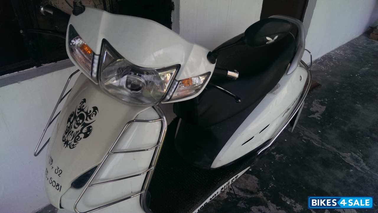 White Honda Activa