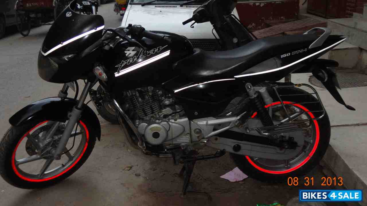 Black Bajaj Pulsar 150 DTSi