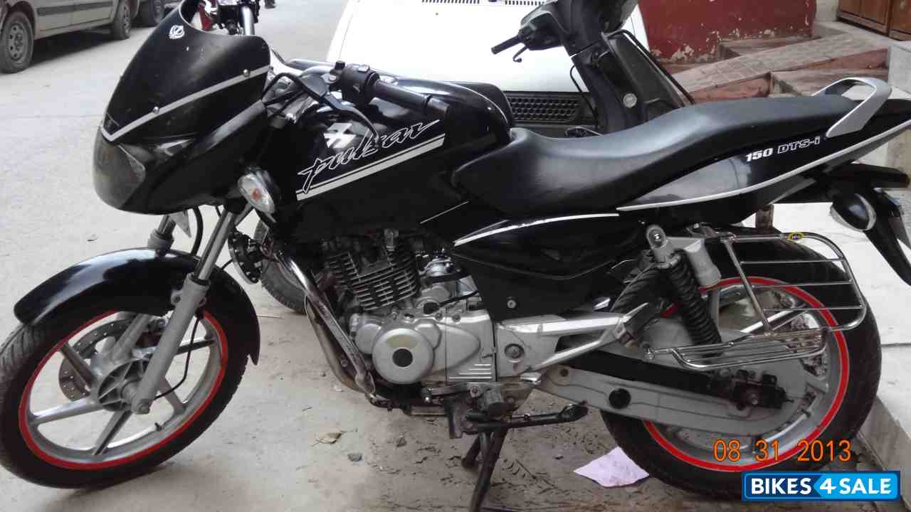 Black Bajaj Pulsar 150 DTSi