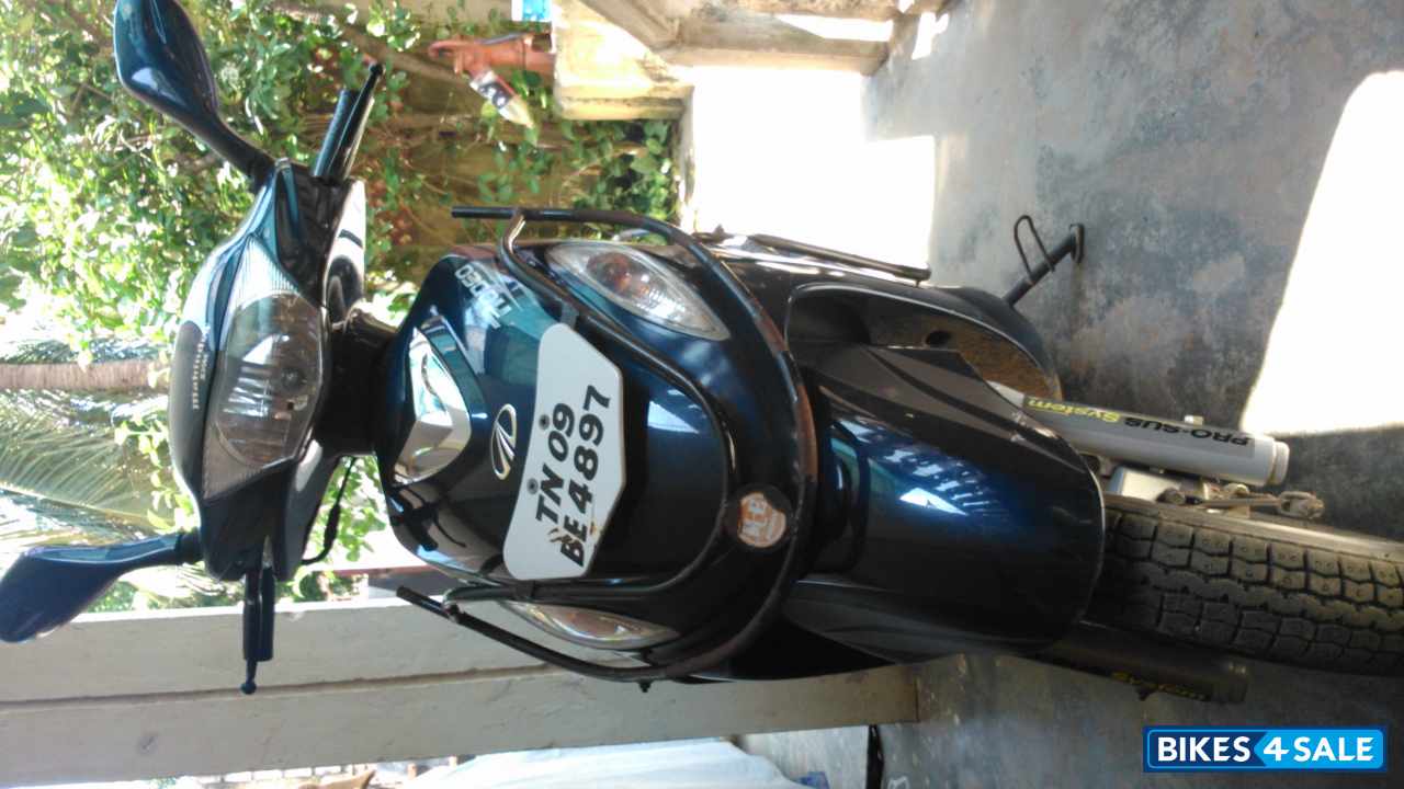 Dark Blue Mahindra Rodeo Dark Blue Mahindra Rodeo