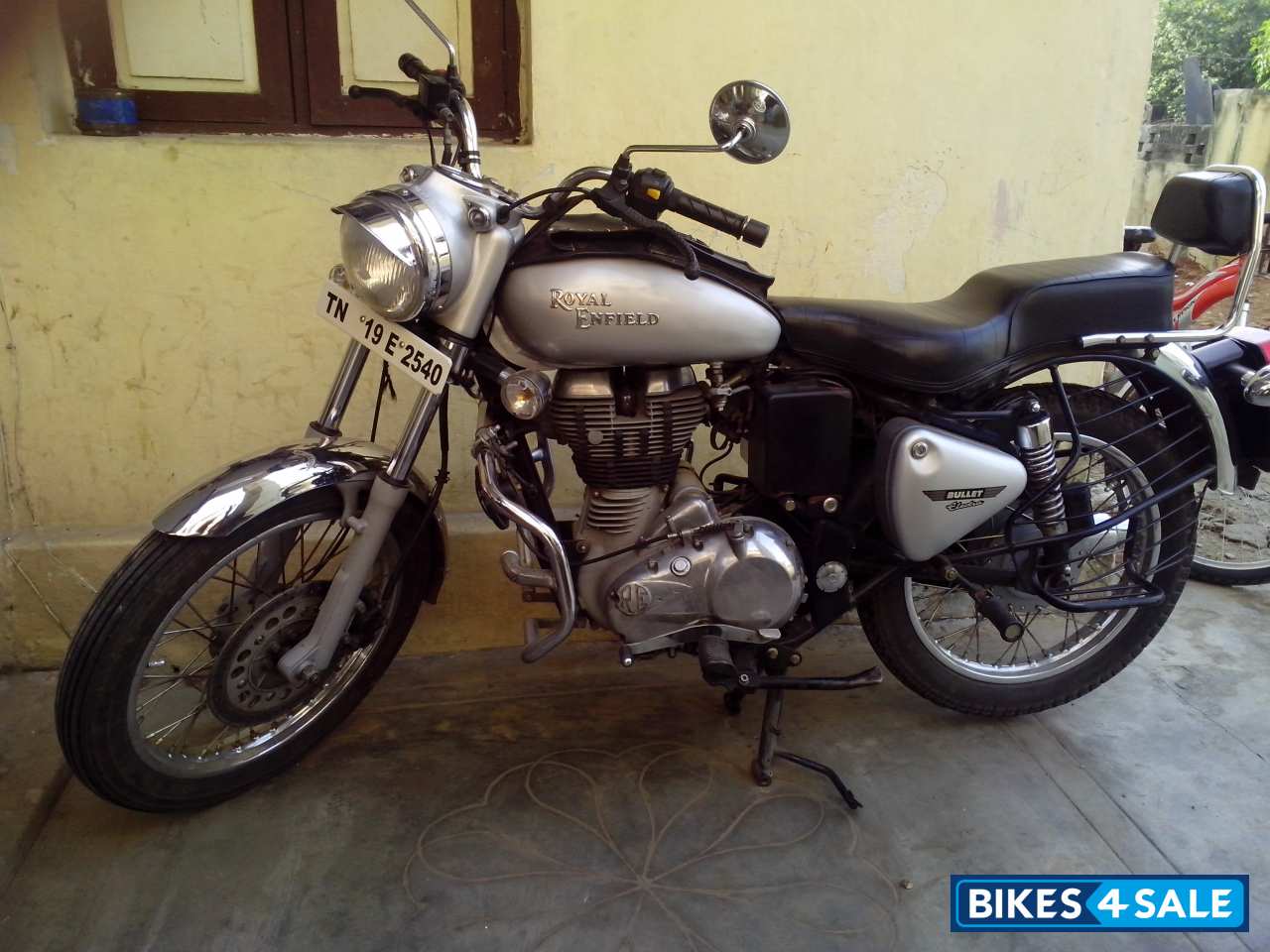 Silver Grey Royal Enfield Bullet Electra 5S