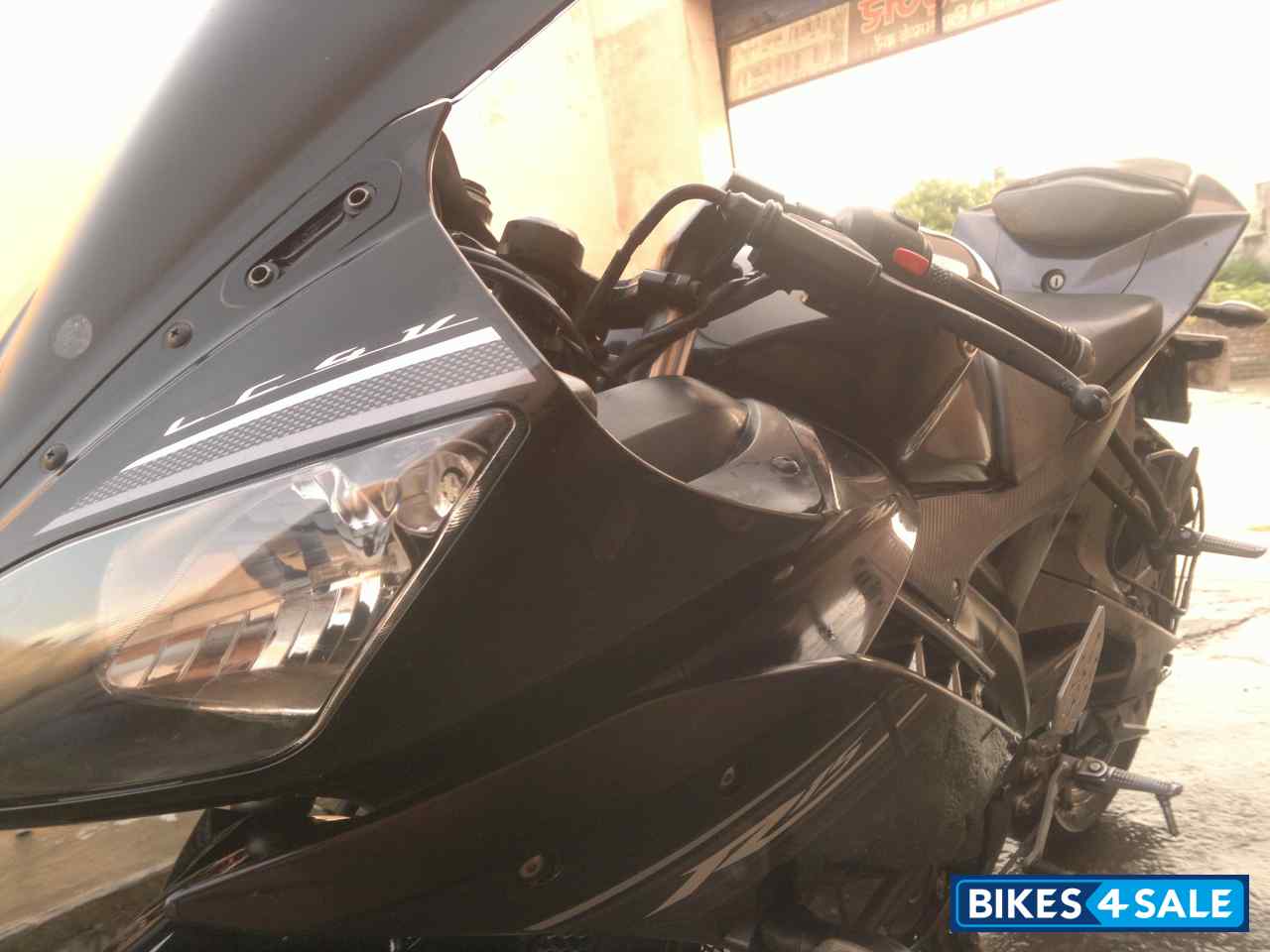 Z Black Yamaha YZF R15 V2