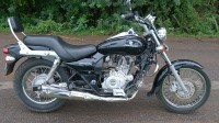 Black Bajaj Avenger 220 DTS-i