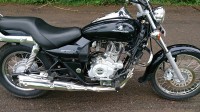 Black Bajaj Avenger 220 DTS-i