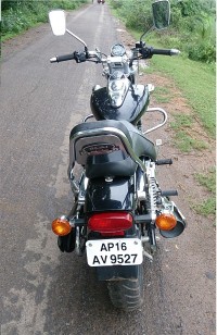 Black Bajaj Avenger 220 DTS-i