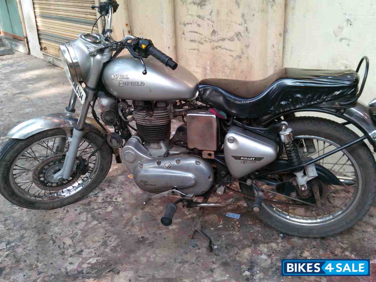Silver Royal Enfield Bullet Electra 5S