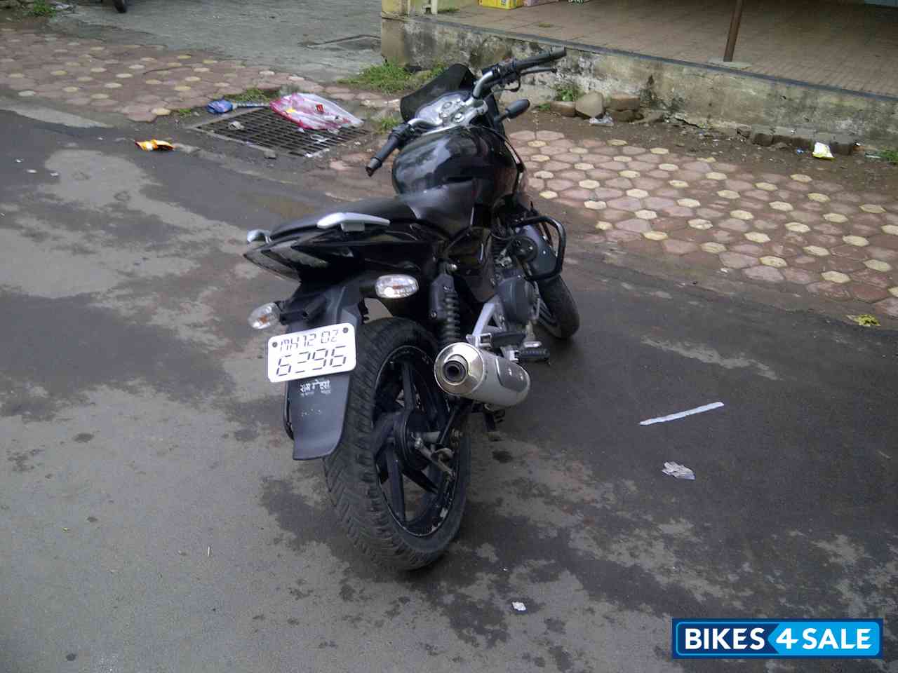 Black Bajaj Pulsar 200 DTSi